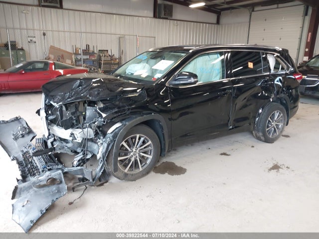 Toyota Highlander Xle 2018 5TDJZRFH2JS489107 Image 2