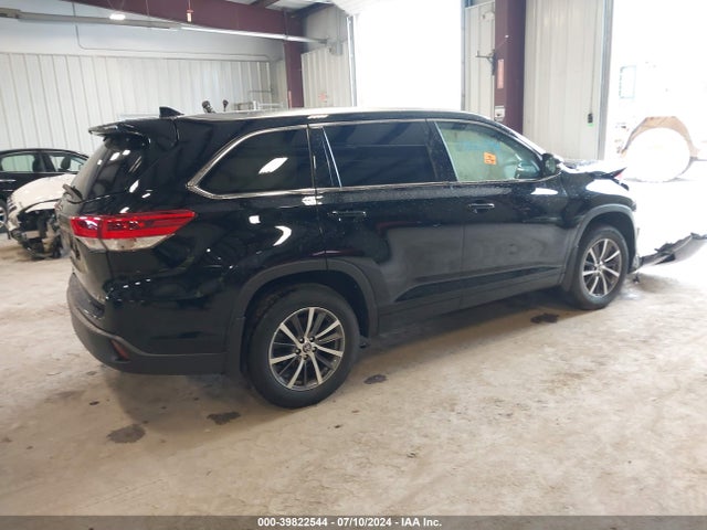 Toyota Highlander Xle 2018 5TDJZRFH2JS489107 Image 4