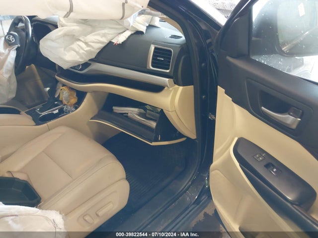 Toyota Highlander Xle 2018 5TDJZRFH2JS489107 Image 5