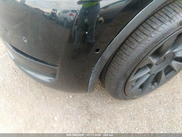 2021 TESLA MODEL Y 5YJYGAEE1MF185966 Photo 5