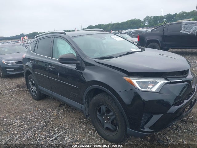 Toyota RAV4 LE 2018 2T3BFREV9JW821742 zdjęcie główne