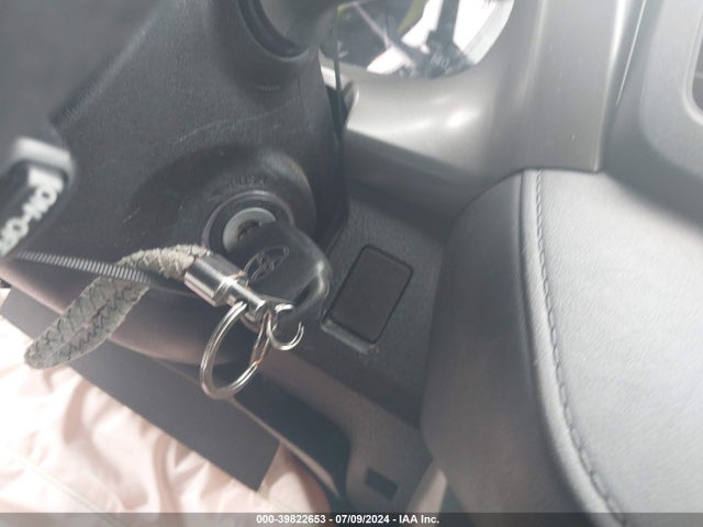 Toyota RAV4 LE 2018 2T3BFREV9JW821742 Image 11