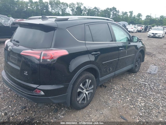 Toyota RAV4 LE 2018 2T3BFREV9JW821742 Image 4