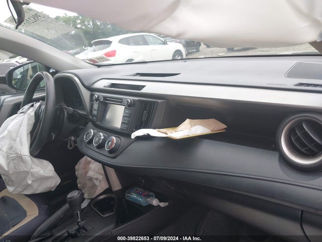Toyota RAV4 LE 2018 2T3BFREV9JW821742 Image 5