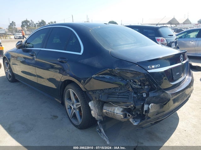 55SWF4JB1FU056070 Mercedes-Benz C 300 Luxury/sport