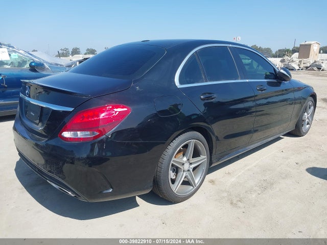 55SWF4JB1FU056070 Mercedes-Benz C 300 Luxury/sport