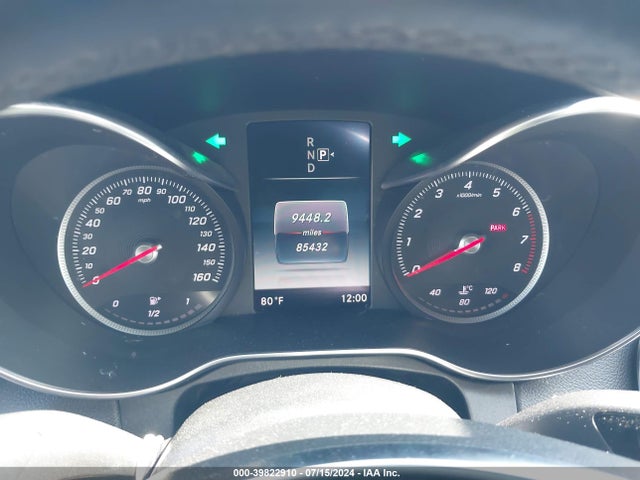 55SWF4JB1FU056070 Mercedes-Benz C 300 Luxury/sport
