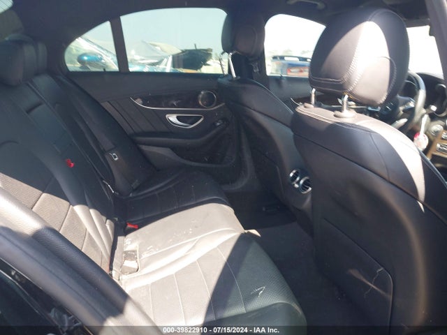 55SWF4JB1FU056070 Mercedes-Benz C 300 Luxury/sport