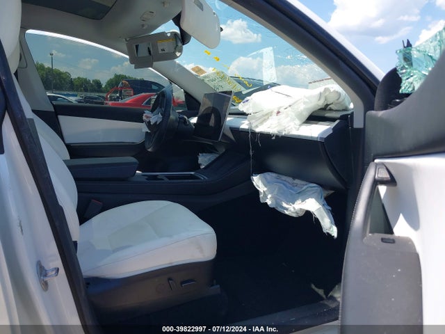 2021 TESLA MODEL Y 5YJYGDEE2MF212335 Photo 4