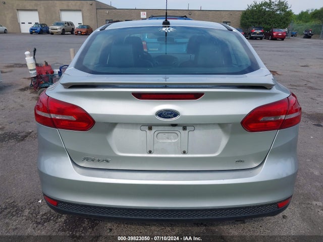 Ford FOCUS SE 2015 1FADP3F22FL222608 Image 17