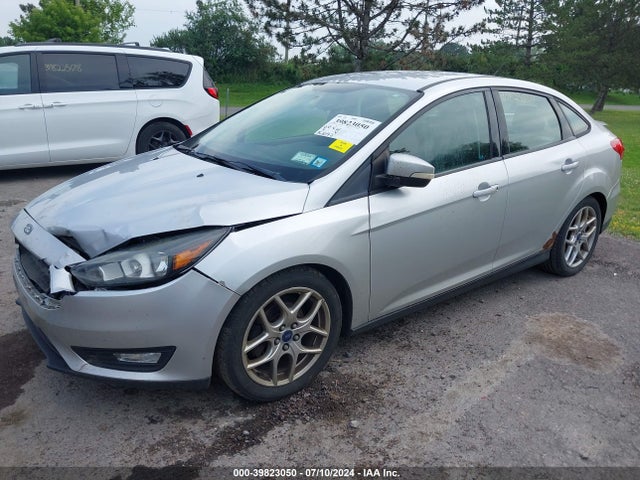 Ford FOCUS SE 2015 1FADP3F22FL222608 Image 2