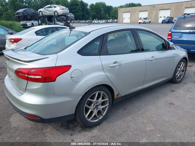 Ford FOCUS SE 2015 1FADP3F22FL222608 Image 4