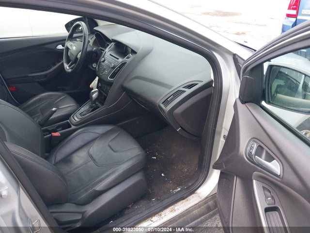 Ford FOCUS SE 2015 1FADP3F22FL222608 Image 5