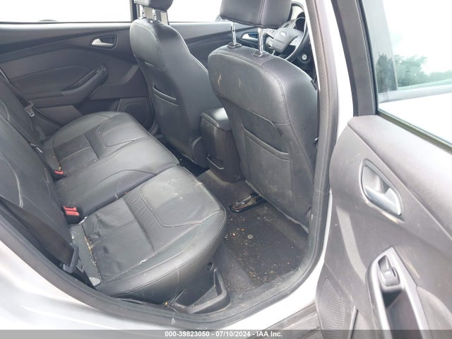 Ford FOCUS SE 2015 1FADP3F22FL222608 Image 8