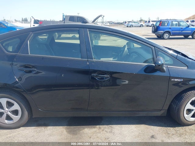 Toyota Prius Three 2015 JTDKN3DU0F0447641 Image 13