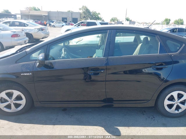 Toyota Prius Three 2015 JTDKN3DU0F0447641 Image 14
