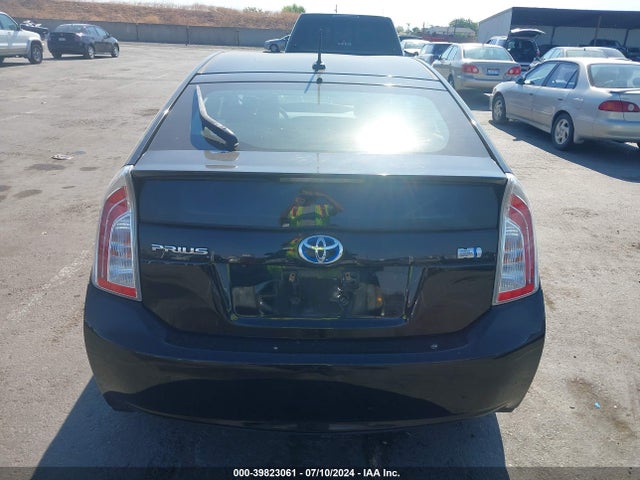 Toyota Prius Three 2015 JTDKN3DU0F0447641 Image 16