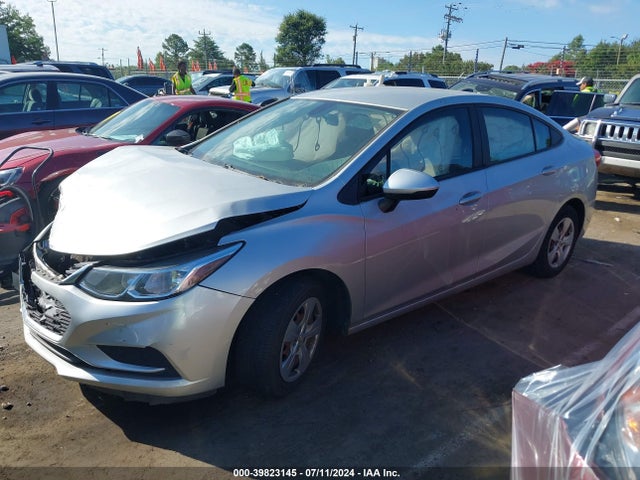 Chevrolet Cruze Ls Auto 2017 1G1BC5SM9H7133302 Image 2