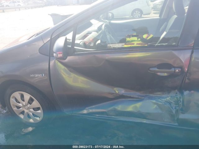JTDKDTB38E1080378 Toyota Prius C Two