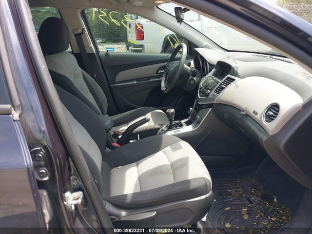 Chevrolet Cruze Ls Manual 2015 1G1PB5SG3F7276133 Image 5
