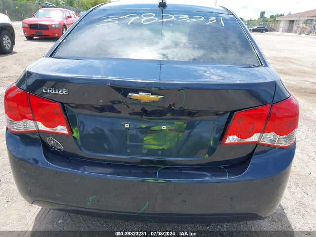Chevrolet Cruze Ls Manual 2015 1G1PB5SG3F7276133 Image 6