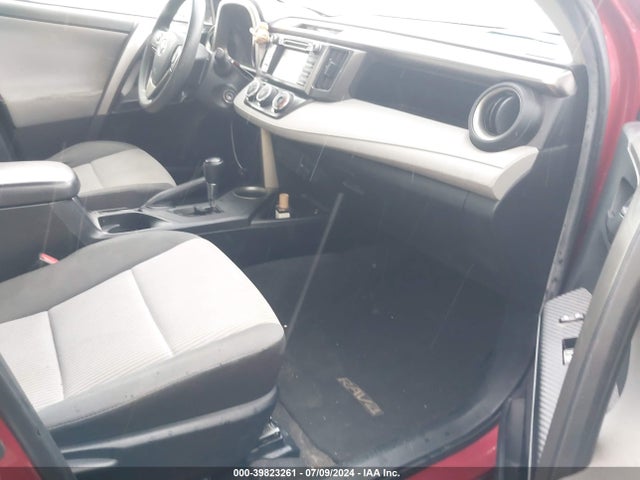Toyota RAV4 LE 2015 JTMBFREV3FJ025641 Image 5