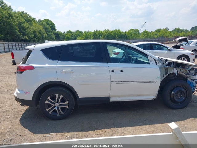 Toyota RAV4 LE 2018 2T3ZFREV5JW515281 Image 13