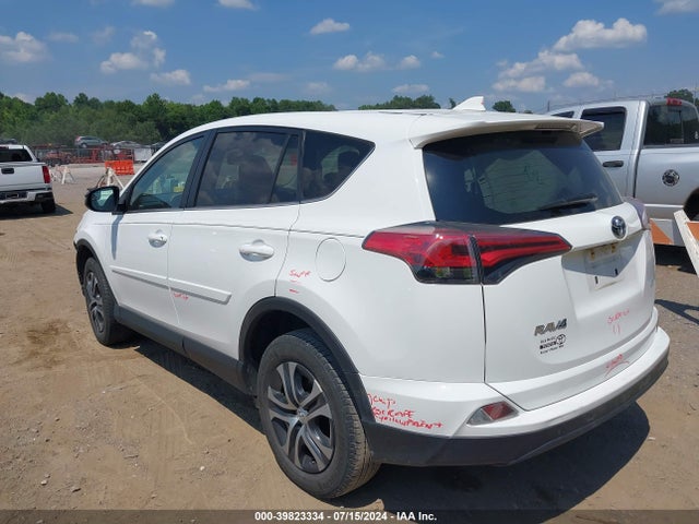 Toyota RAV4 LE 2018 2T3ZFREV5JW515281 Image 3