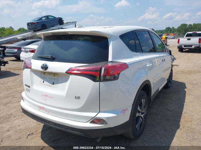 Toyota RAV4 LE 2018 2T3ZFREV5JW515281 Image 4