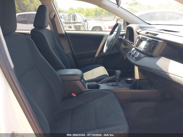 Toyota RAV4 LE 2018 2T3ZFREV5JW515281 Image 5