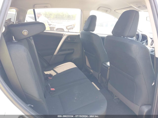 Toyota RAV4 LE 2018 2T3ZFREV5JW515281 Image 8