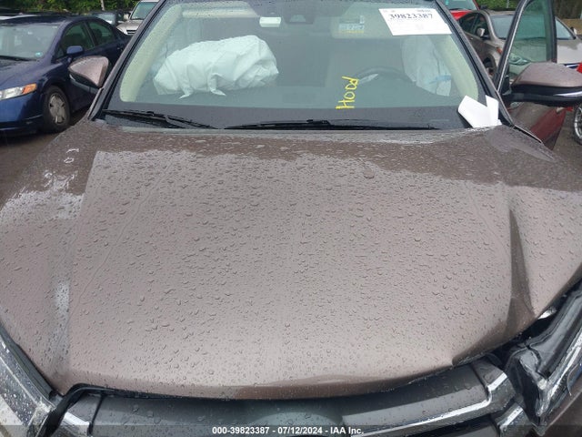 Toyota Highlander Limited Platinum 2018 5TDDZRFH6JS890432 Image 10