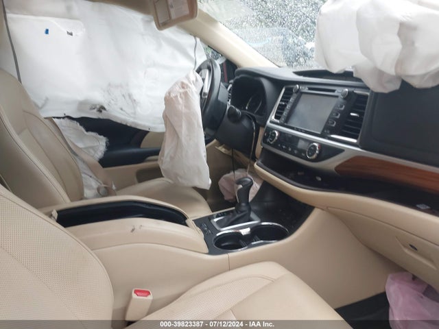 Toyota Highlander Limited Platinum 2018 5TDDZRFH6JS890432 Image 5