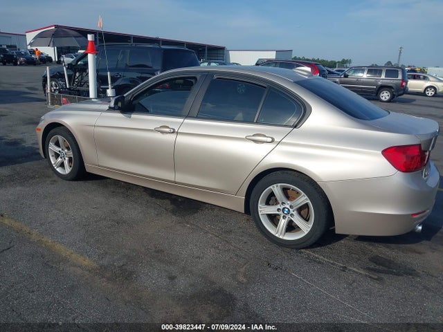 BMW 320i 2014 WBA3B1C56EP678543 Image 3
