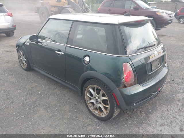 2005 MINI COOPER S WMWRE33515TL11196 Photo 2