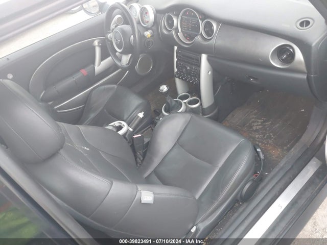 2005 MINI COOPER S WMWRE33515TL11196 Photo 4