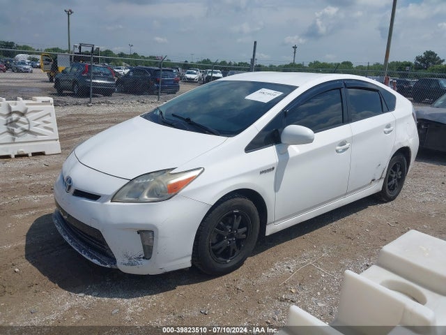 Toyota Prius Two 2014 JTDKN3DU3E1745223 Image 2