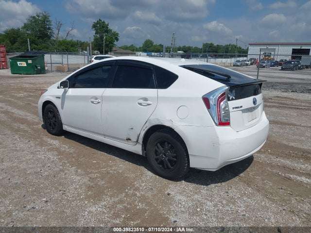 Toyota Prius Two 2014 JTDKN3DU3E1745223 Image 3