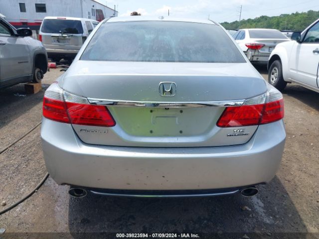 1HGCR3F97EA025832 Honda Accord Touring
