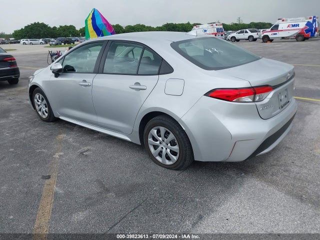 Toyota COROLLA LE 2022 5YFEPMAE3NP377440 Image 3