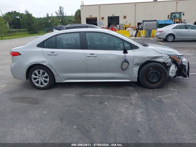 Toyota COROLLA LE 2022 5YFEPMAE3NP377440 Image 6