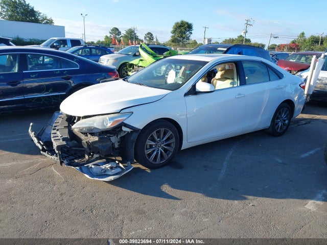 Toyota CAMRY XLE 2015 4T1BF1FK4FU978360 Image 2