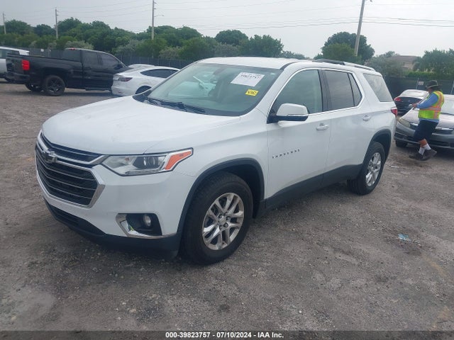 Chevrolet Traverse 1lt 2018 1GNERGKW2JJ279802 Image 2