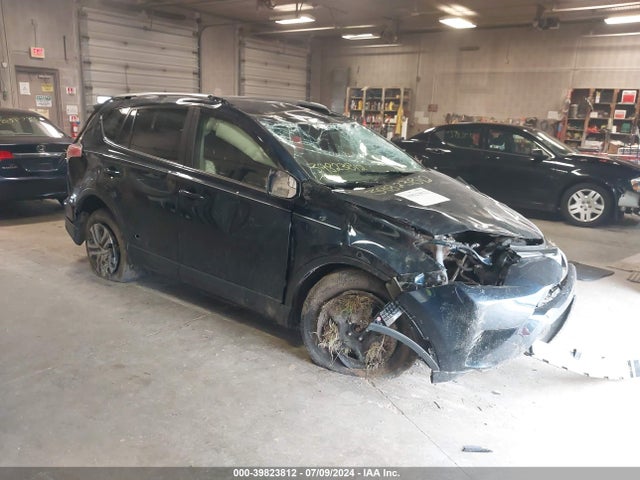 Toyota RAV4 LE 2017 JTMBFREV0HJ137767 головне зображення
