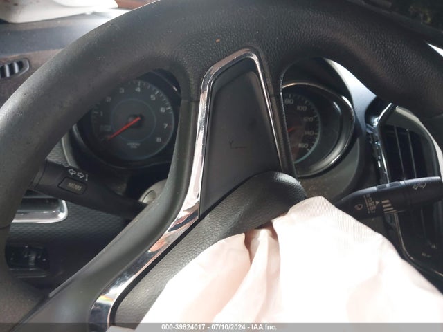 1G1BC5SMXJ7168548 Chevrolet Cruze Ls Auto
