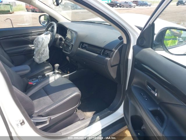 JA4AZ3A31JZ063670 Mitsubishi Outlander Sel