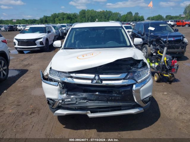 JA4AZ3A31JZ063670 Mitsubishi Outlander Sel