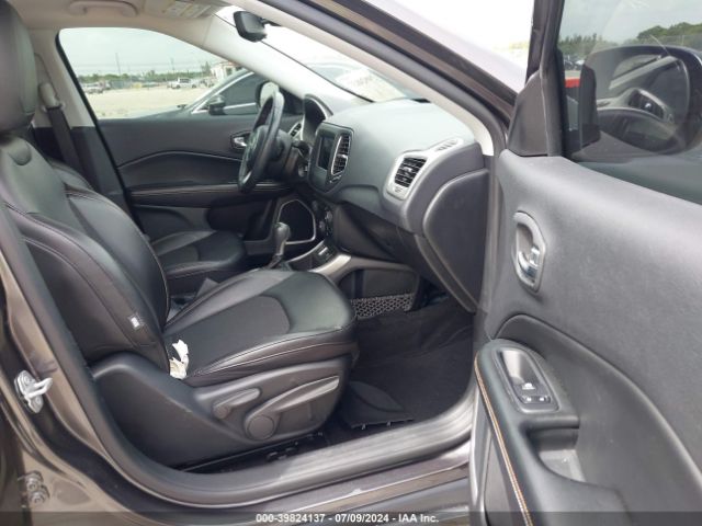 3C4NJCBB9LT121183 Jeep Compass Latitude Fwd