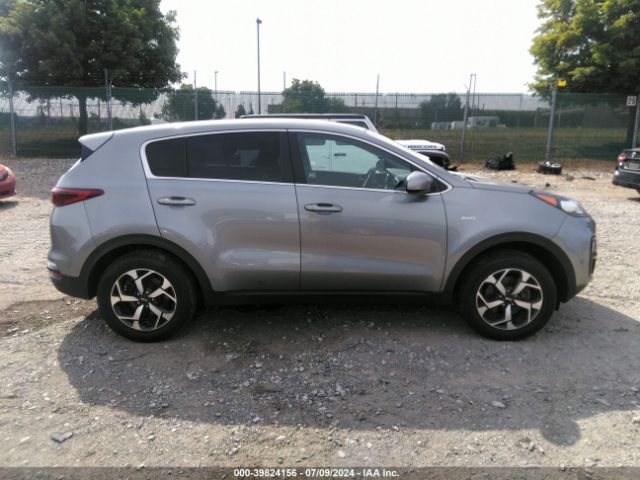 KNDPMCAC8M7885400 KIA Sportage Lx