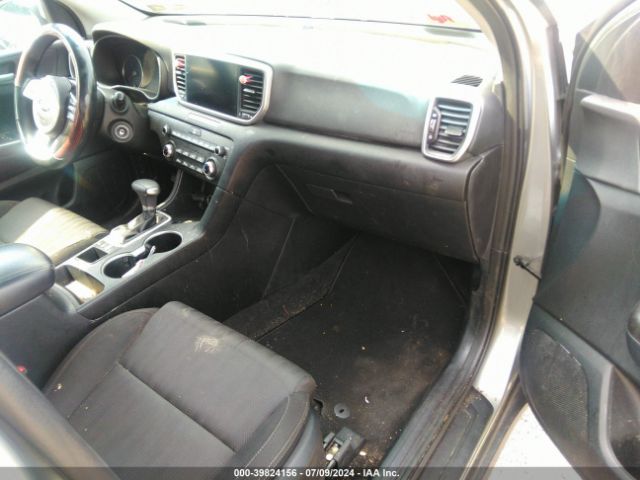 KNDPMCAC8M7885400 KIA Sportage Lx